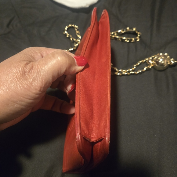 Last Call Chanel "Valentine Special" Vintage CC Dark Red Caviar Lambskin Leather - Picture 7 of 13